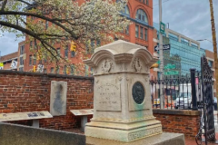 Grave-corner